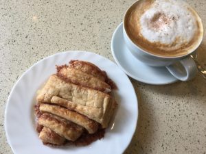 Feierwerk_Blog_Kulturszene_Reeperbahn_Festival_Hamburg_Coffe und Franzbrötchen ;)