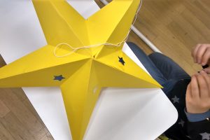Feierwerk_Tatz_Kinder_Jugendtreff_Weihnachten_Dezember_Papierstern_ (9)