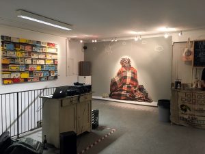 Feierwerk_Blog_Kunst_Farbenladen_Mross_Street_Scenes_Haus_75_ (18)