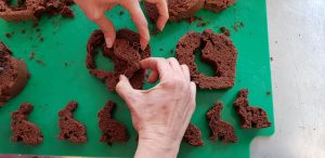 Feierwerk_Blog_Selber_Machen_Funkstation_Hasenkuchen_Ausstechen_1