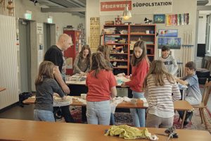 Feierwerk_Blog_Südpolstation_Schulklassenprojekt_Leute_machen_Kleider (19)