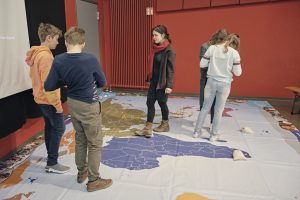 Feierwerk_Blog_Südpolstation_Schulklassenprojekt_Leute_machen_Kleider (8)
