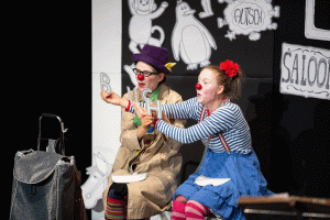 Feierwerk_Blog_Clown_Kirstie_Handel_Dschungelpalast_Sommerfest_Bücherschatz2LiveFraukeWichmann